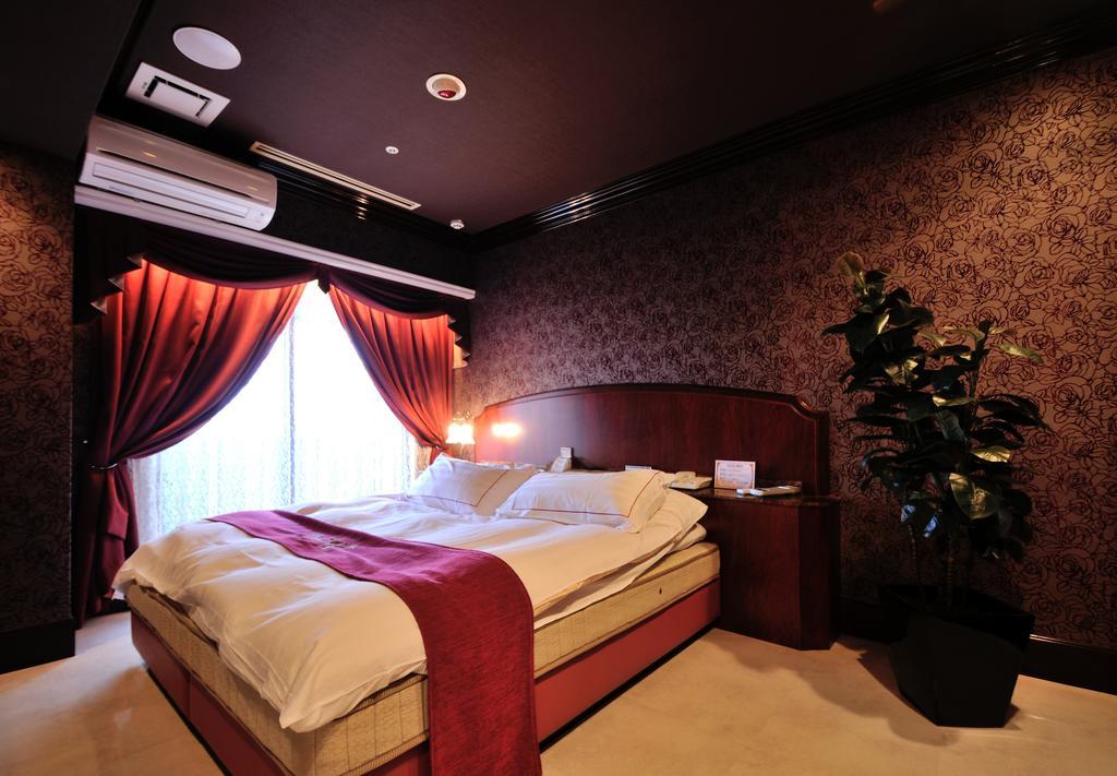 Hotel Alps (Adults Only) Осака Екстер'єр фото