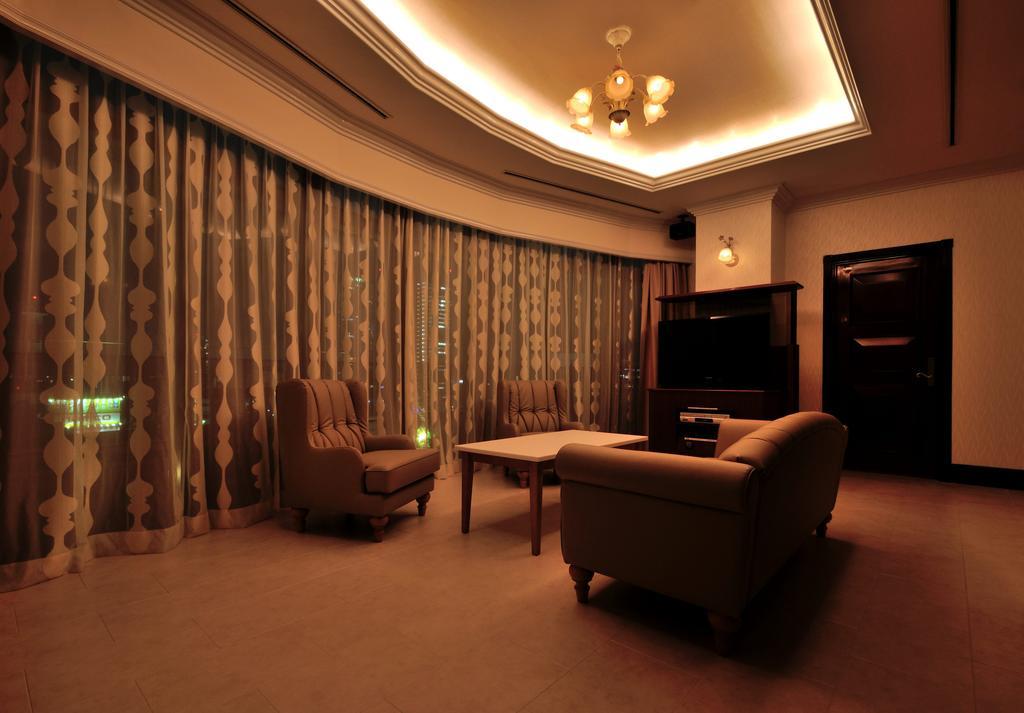 Hotel Alps (Adults Only) Осака Екстер'єр фото