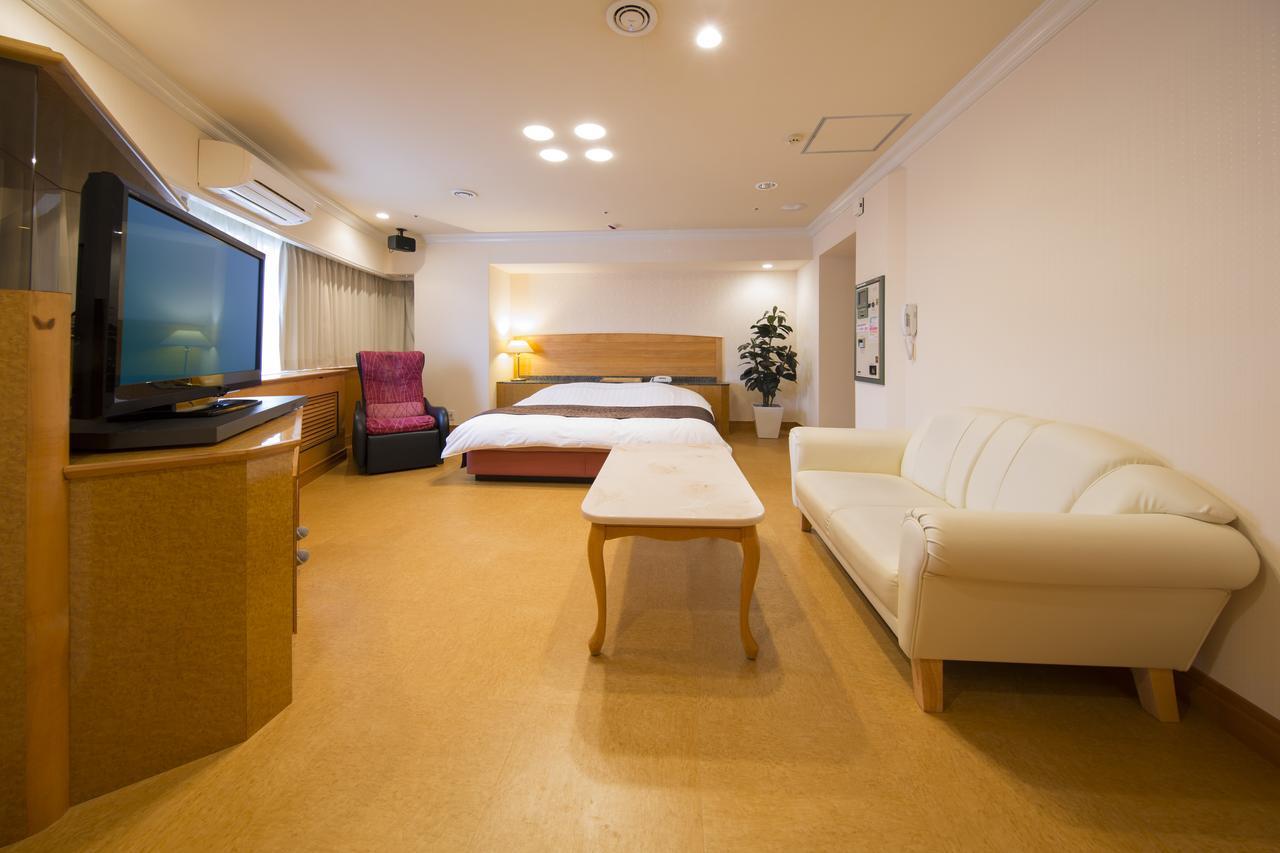 Hotel Alps (Adults Only) Осака Екстер'єр фото