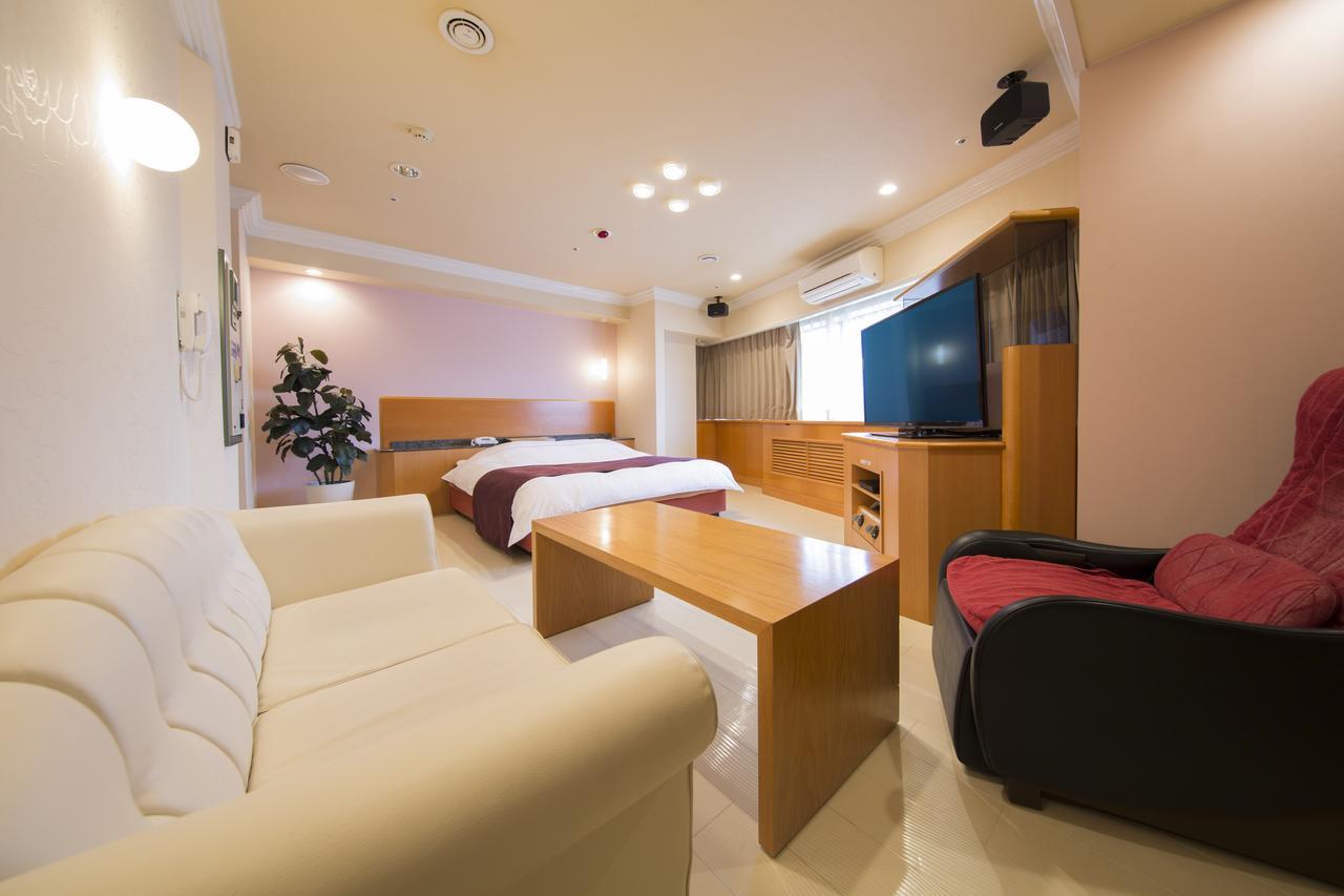 Hotel Alps (Adults Only) Осака Екстер'єр фото