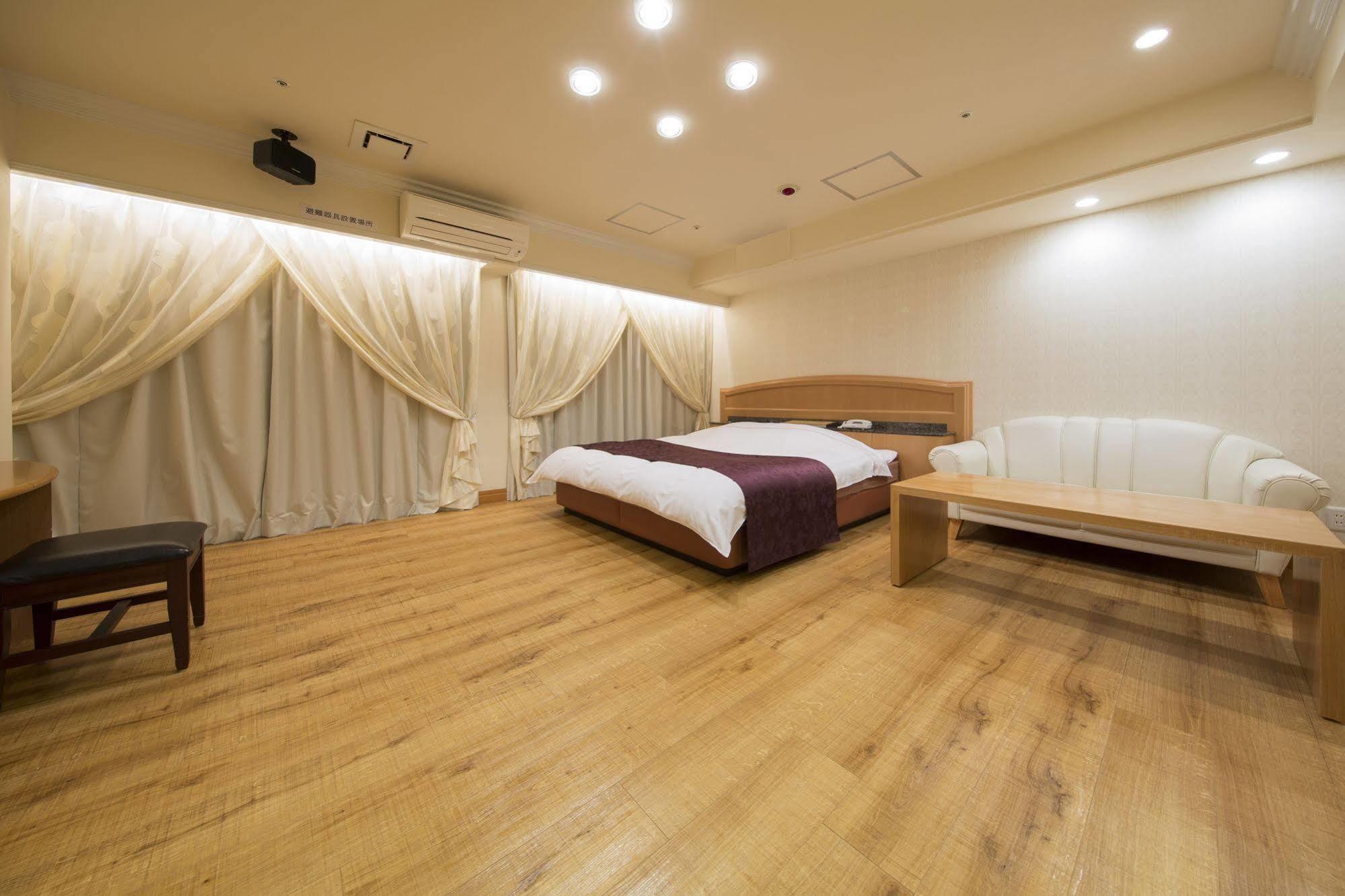 Hotel Alps (Adults Only) Осака Екстер'єр фото