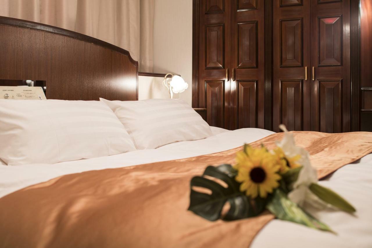 Hotel Alps (Adults Only) Осака Екстер'єр фото